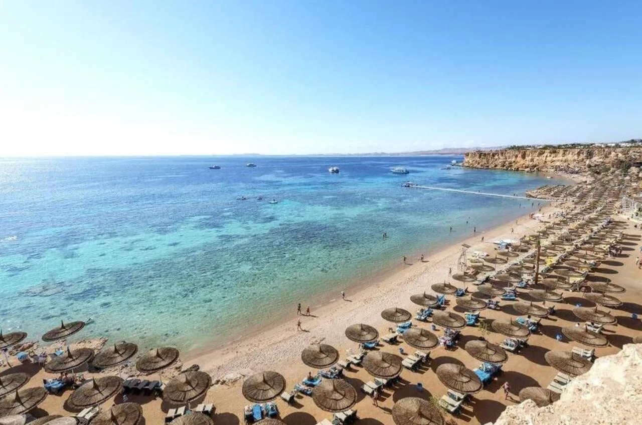 Популярные отели в Шарм-эль-Шейхе с пологим входом в море.