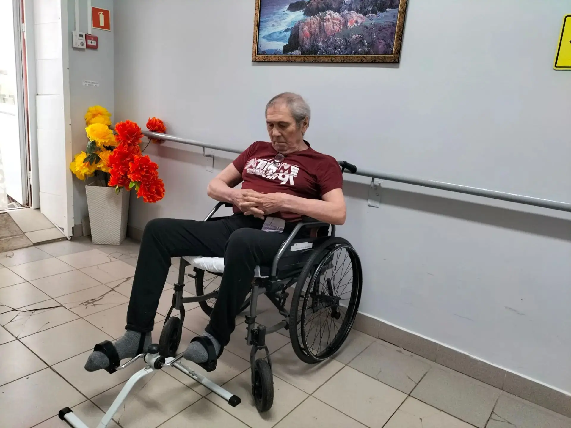 Медицинская сестра провела занятие на тренажёре Barry для маломобильных подопечных. Это...