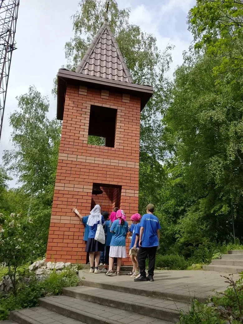 10 июня педагогом организатором Дома туризма Шепотько В.М. проведена экскурсия в Свято- Михайловский
