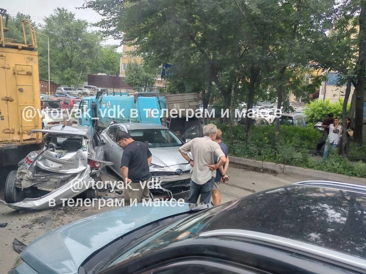 🚗Пять машин столкнулись у ДСК и собрали большую пробку во Владивостоке