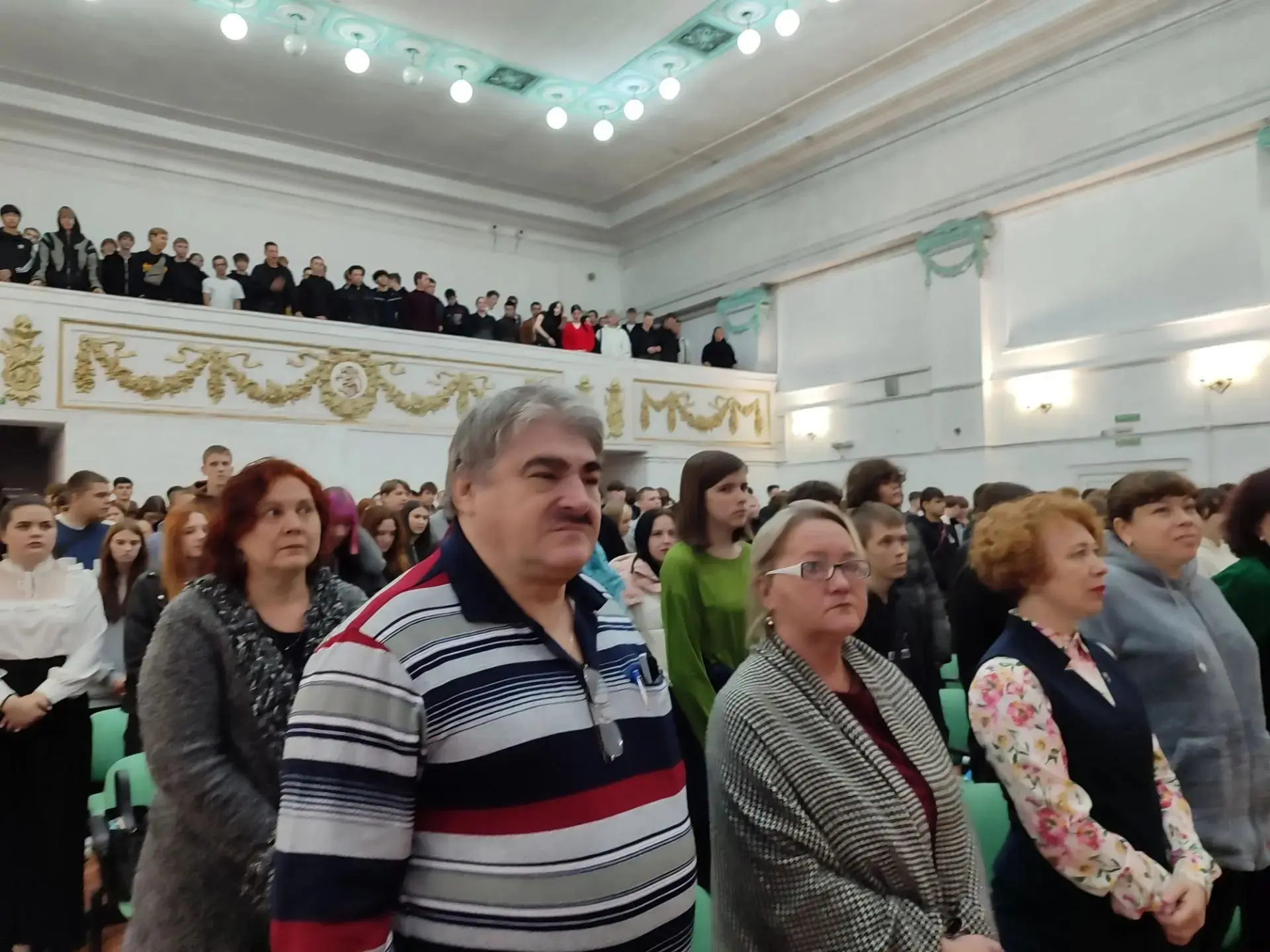 С благодарностью к тем, кто открывает дорогу к знаниям!