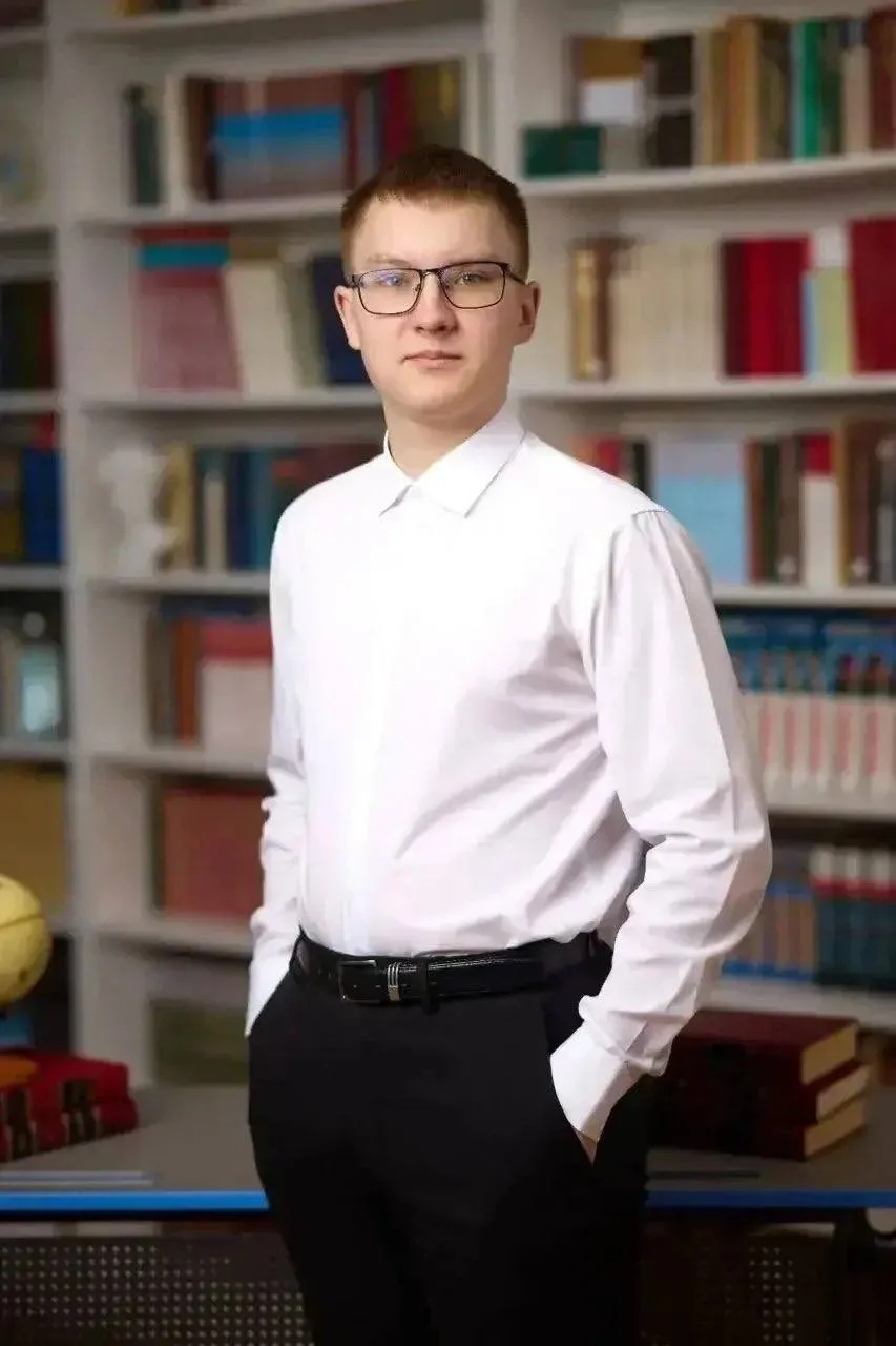 Трое тюменских школьников получили максимальные 100 баллов на ЕГЭ.

Первыми стобалльниками 2026 года
