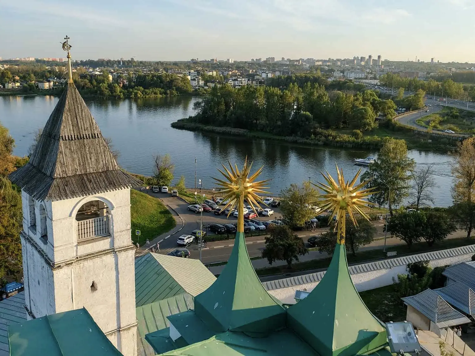👀 Секретное место, откуда открывается красивый вид 

Секретное, потому что мы часто проходим мимо э