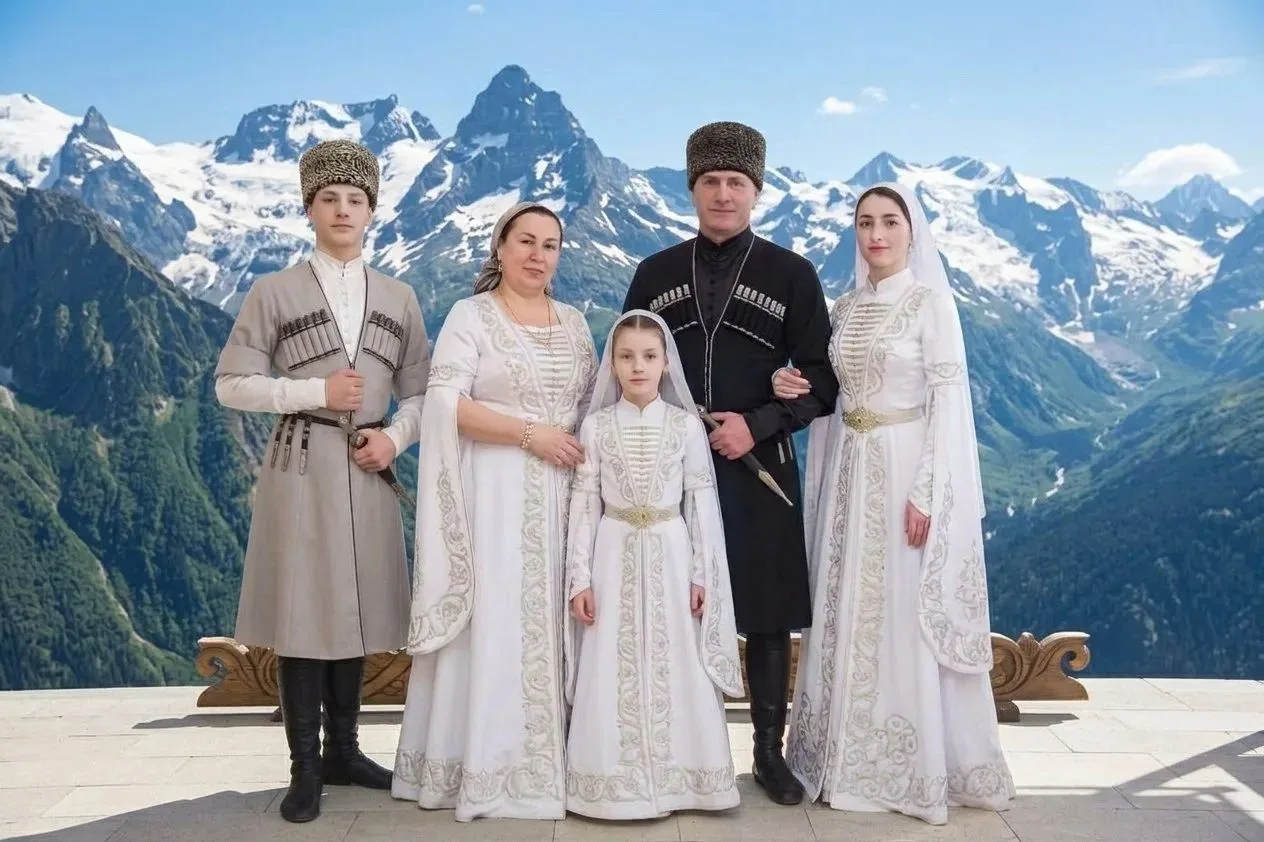 🏛️ Хранители традиций и покорители Севера: история семьи Гайрабековых