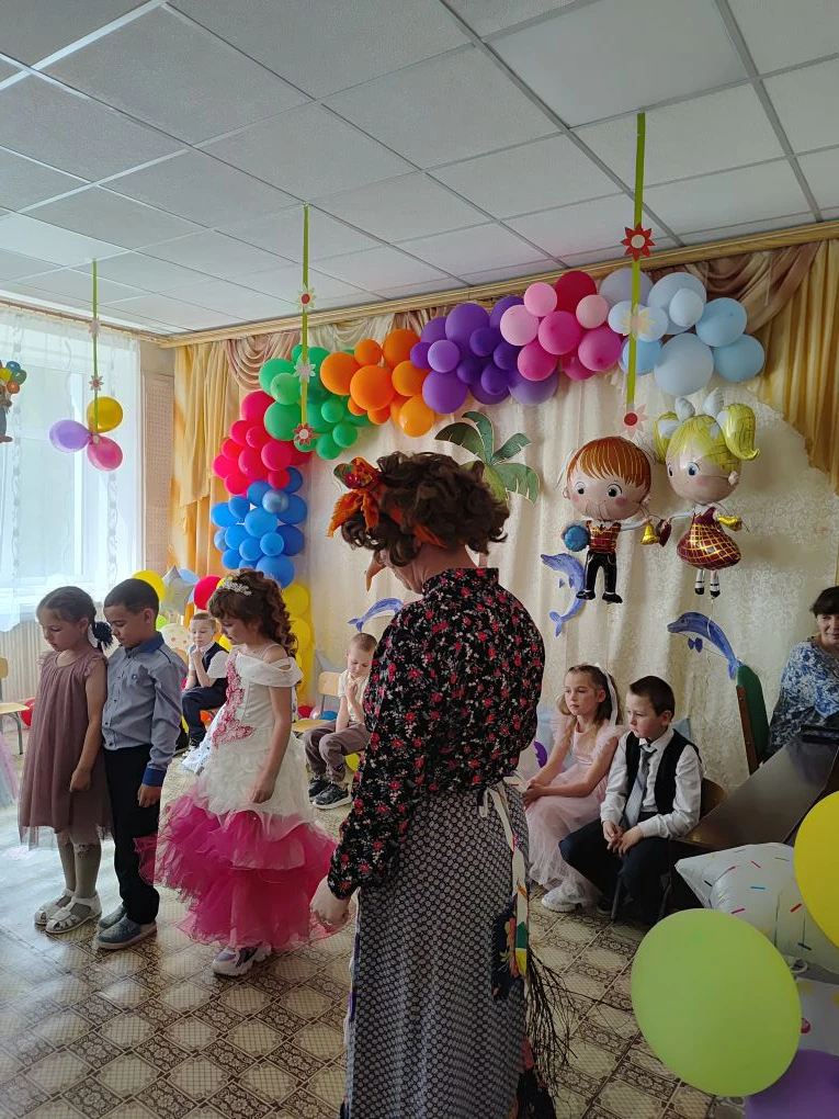 Выпускной в детском саду. Впереди школьная пора, новые знания и открытия! В добрый путь...