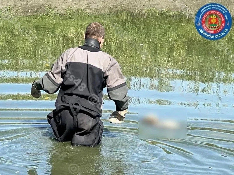 Тело мужчины нашли в пруду в деревне Бруслановка

Спасатели извлекли из воды тело 67-летнего местног