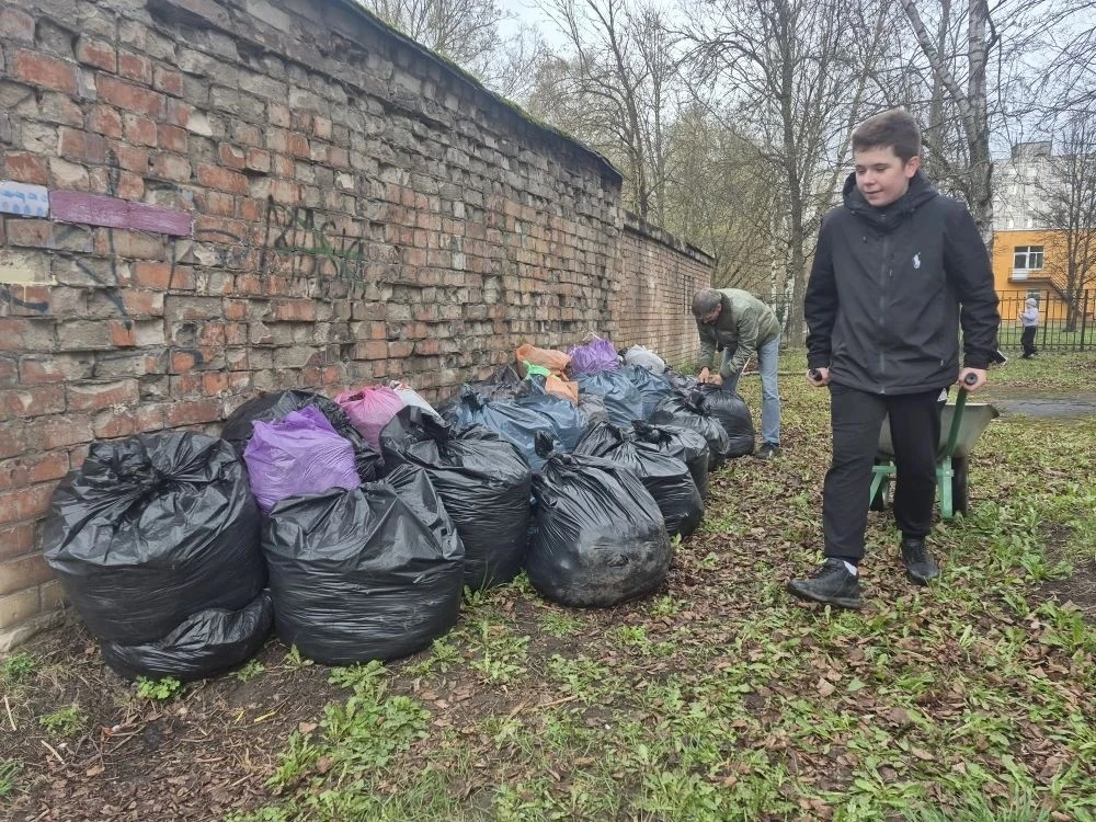 🌿 Гимназия присоединилась к XIII Всероссийскому экологическому субботнику «Зелёная весна‑2026» 🌿    