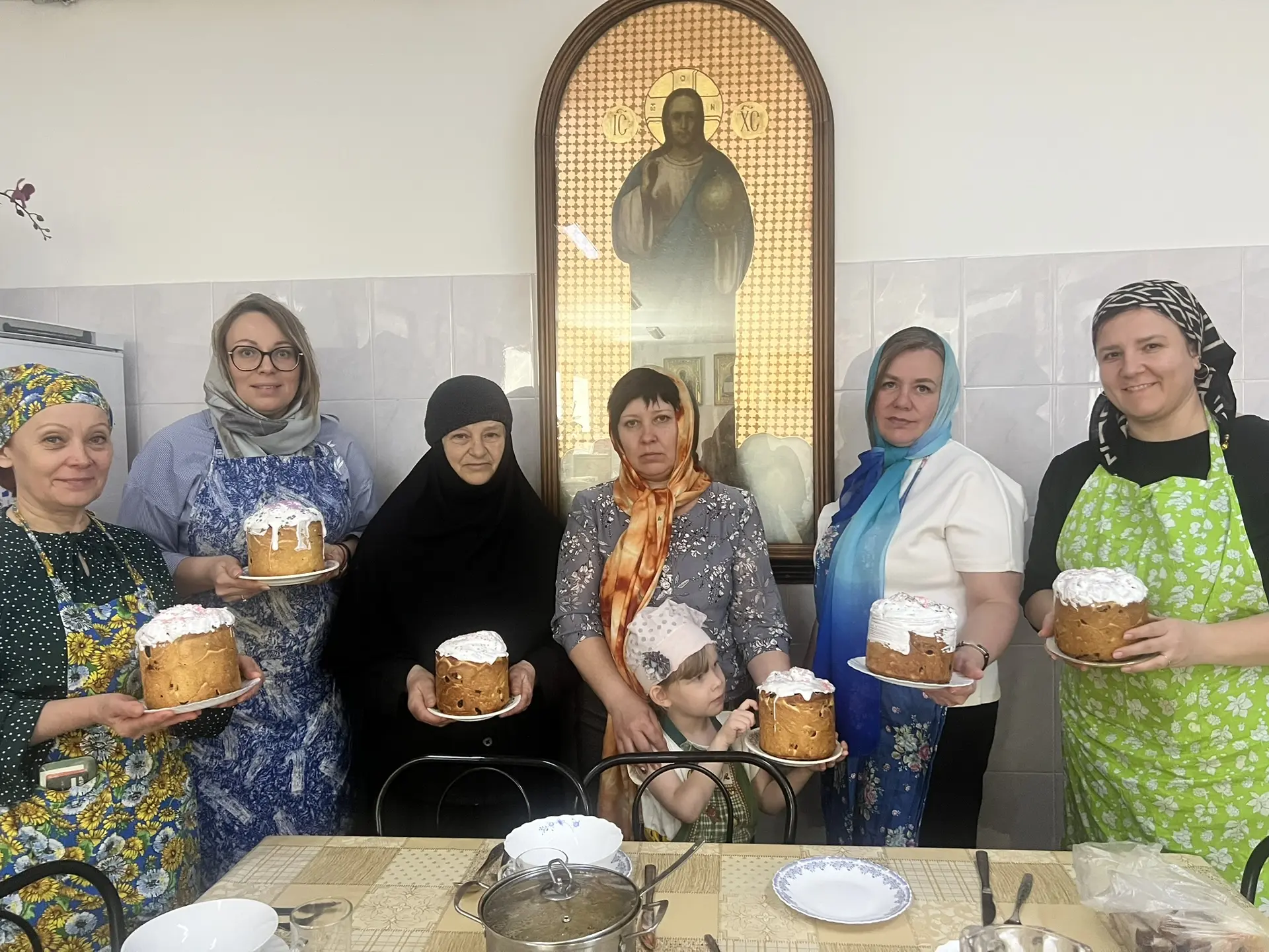 Накануне Пасхи в Знаменском женском монастыре  мы вместе с жёнами и мамами участников СВО испекли ку