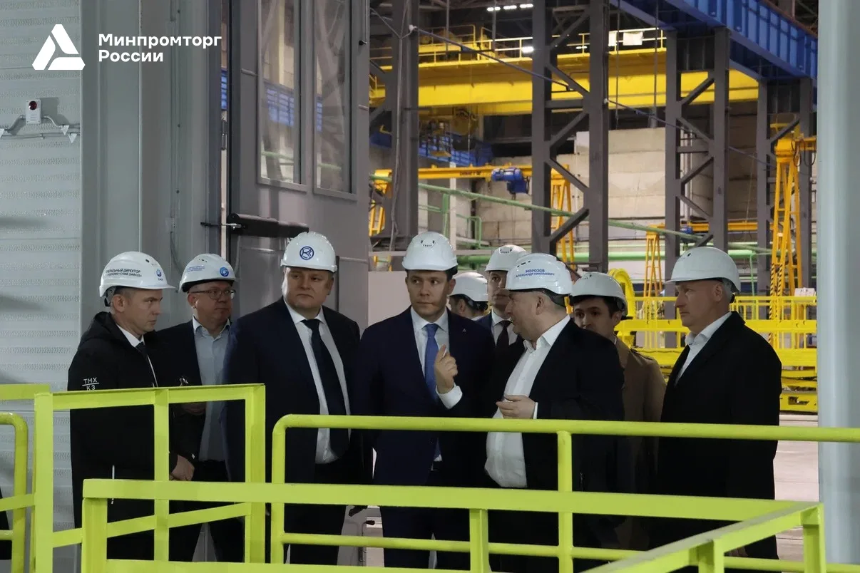 🏭 Антон Алиханов совершил рабочую поездку на Коломенский завод (входит в АО «Трансмашхолдинг»), где 