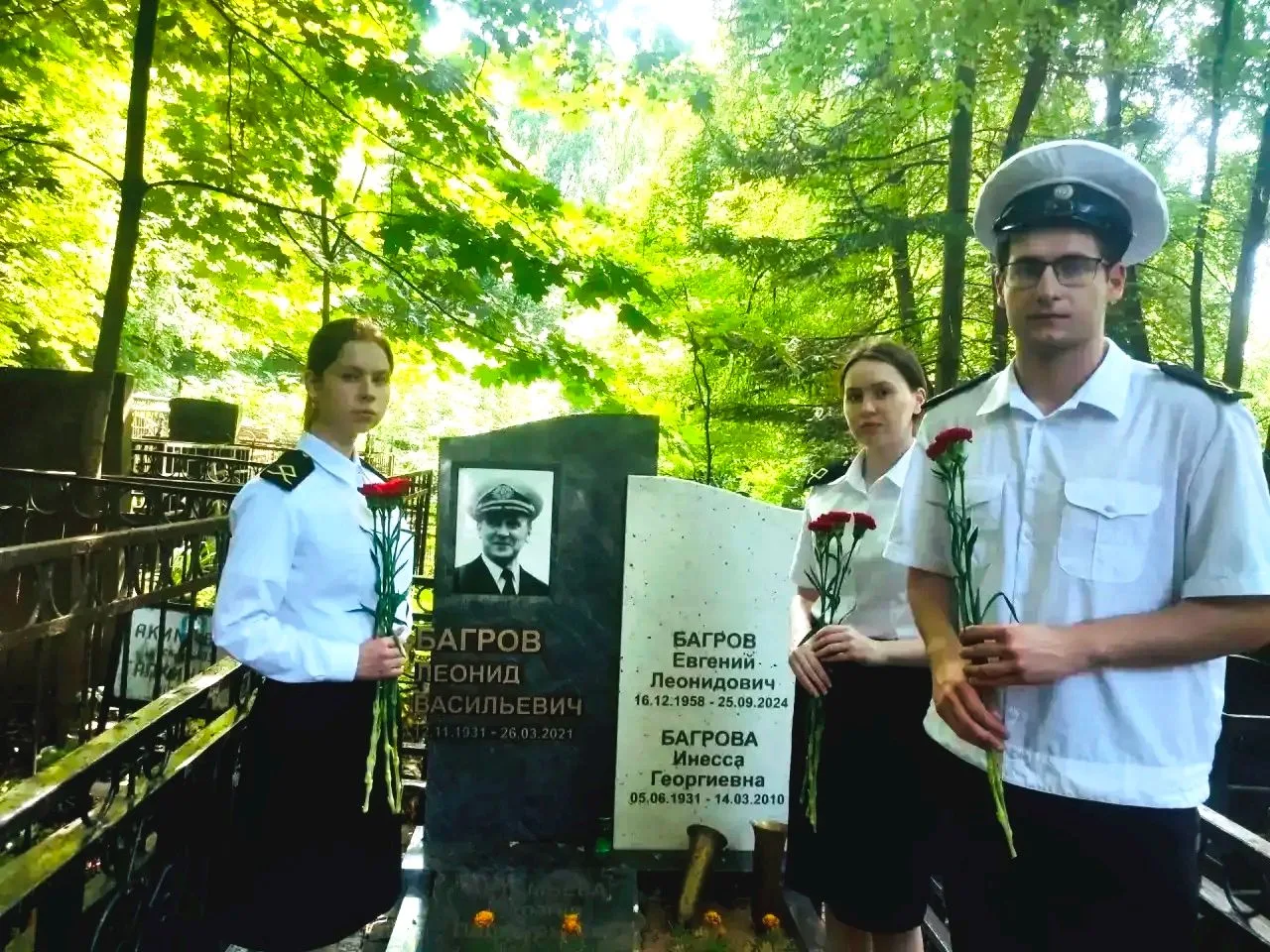 Курсанты АВТ почтили память министров-флотоводцев в преддверии Дня работников морского и речного фло