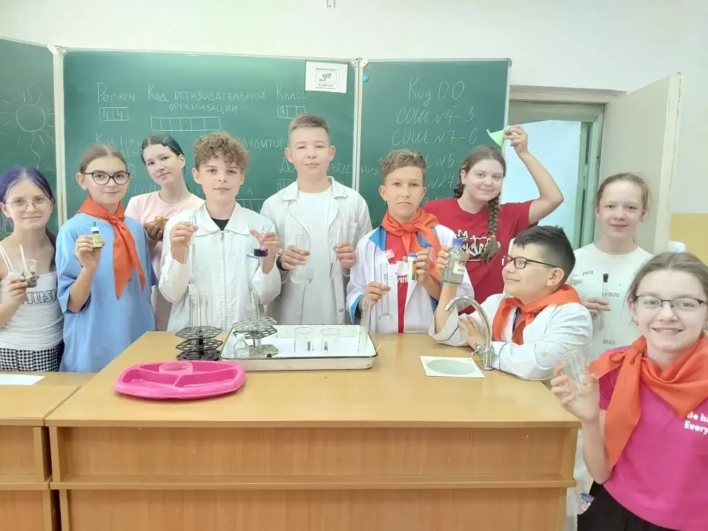🌊 На страже безопасности отряд РВО "Молния"⚡. Кадеты МЧС 5а класса, на исследовании почвы не остано