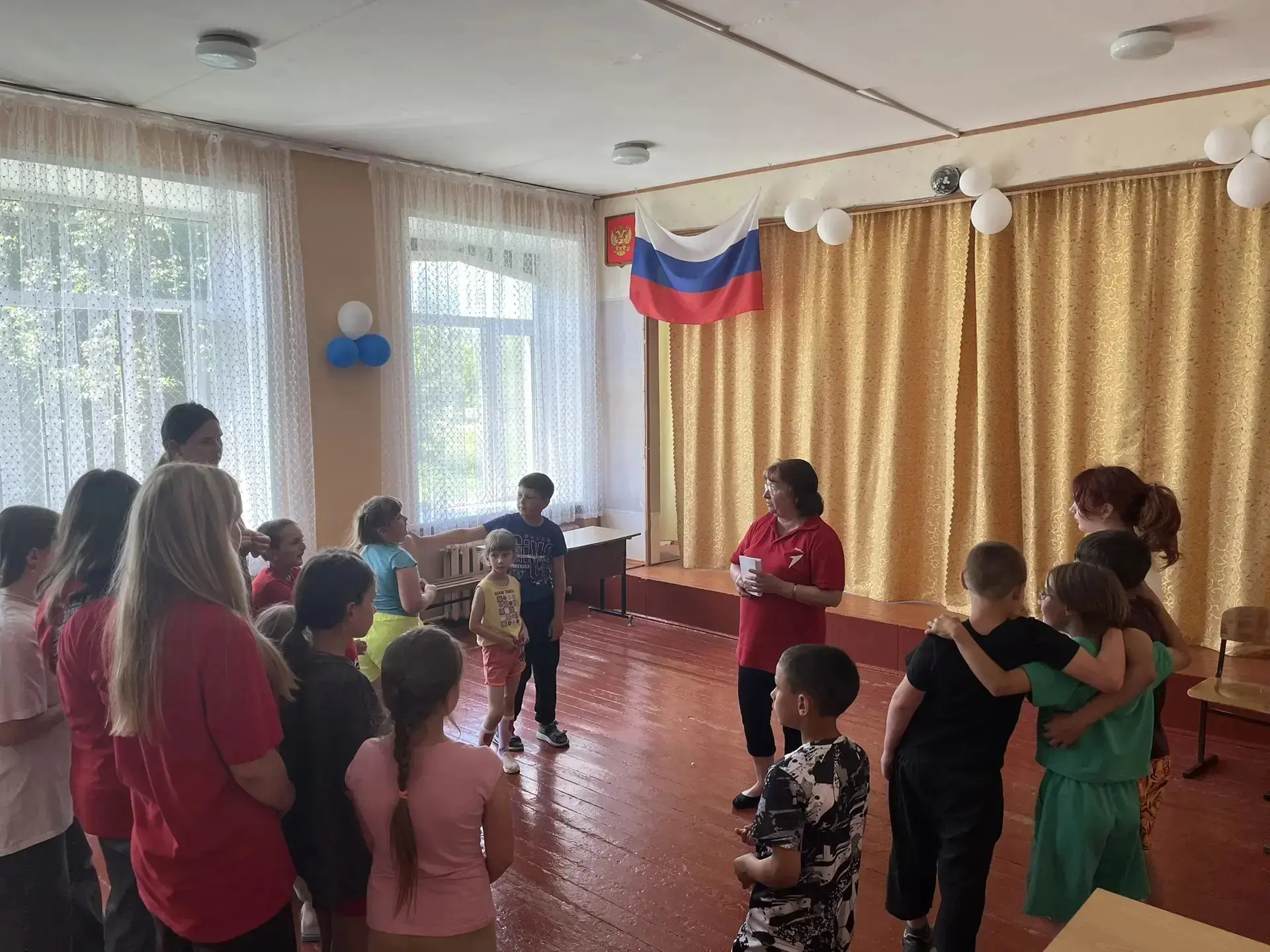 Путешествие по станциям игры " Моя Россия! " совершили ребята профильной смены пришкольного лагеря Б
