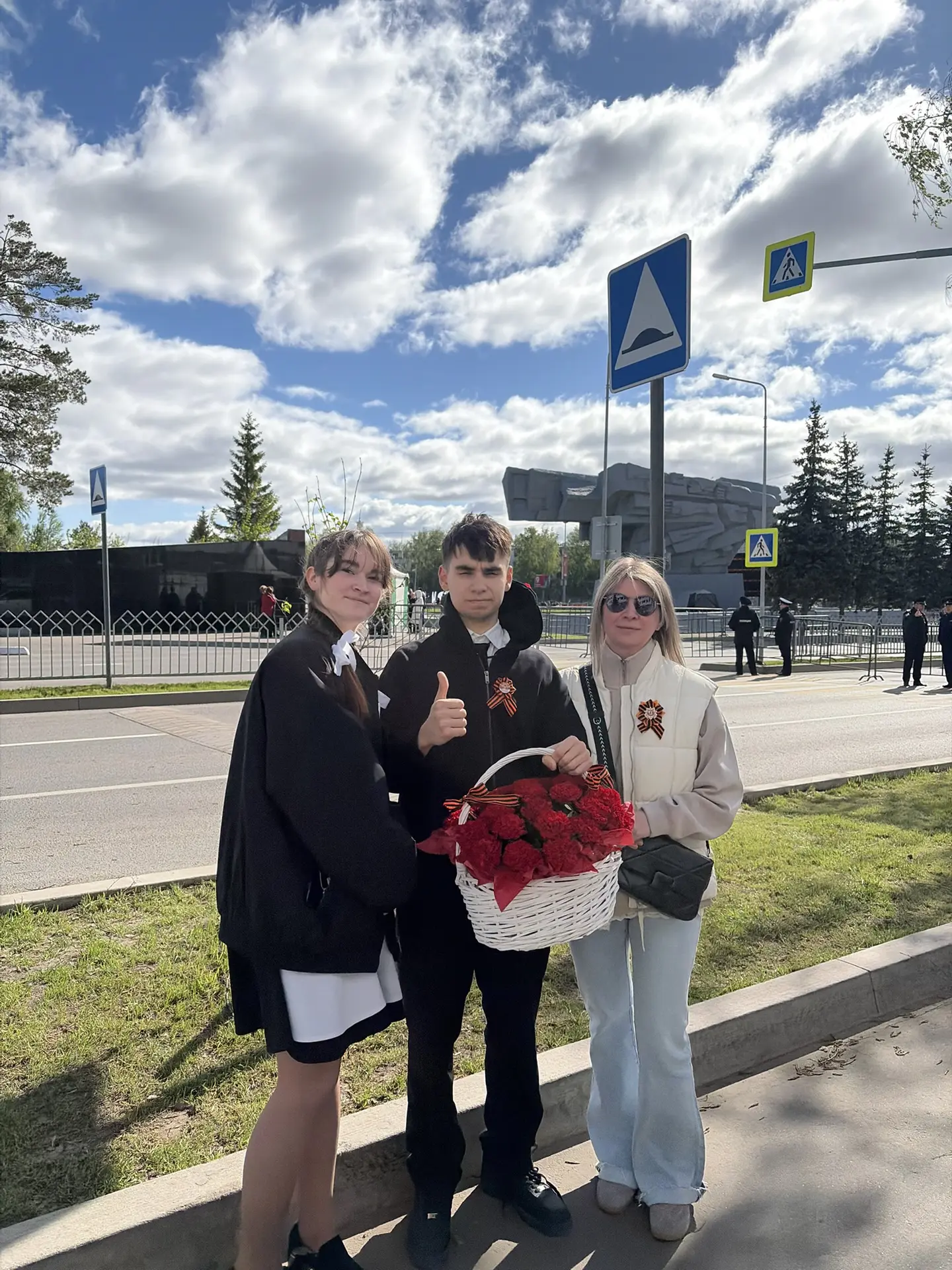 🌷 Помним. Гордимся. Участвуем.  Сегодня наши ученики из СОШ №58 принимают  участие в торжественном П