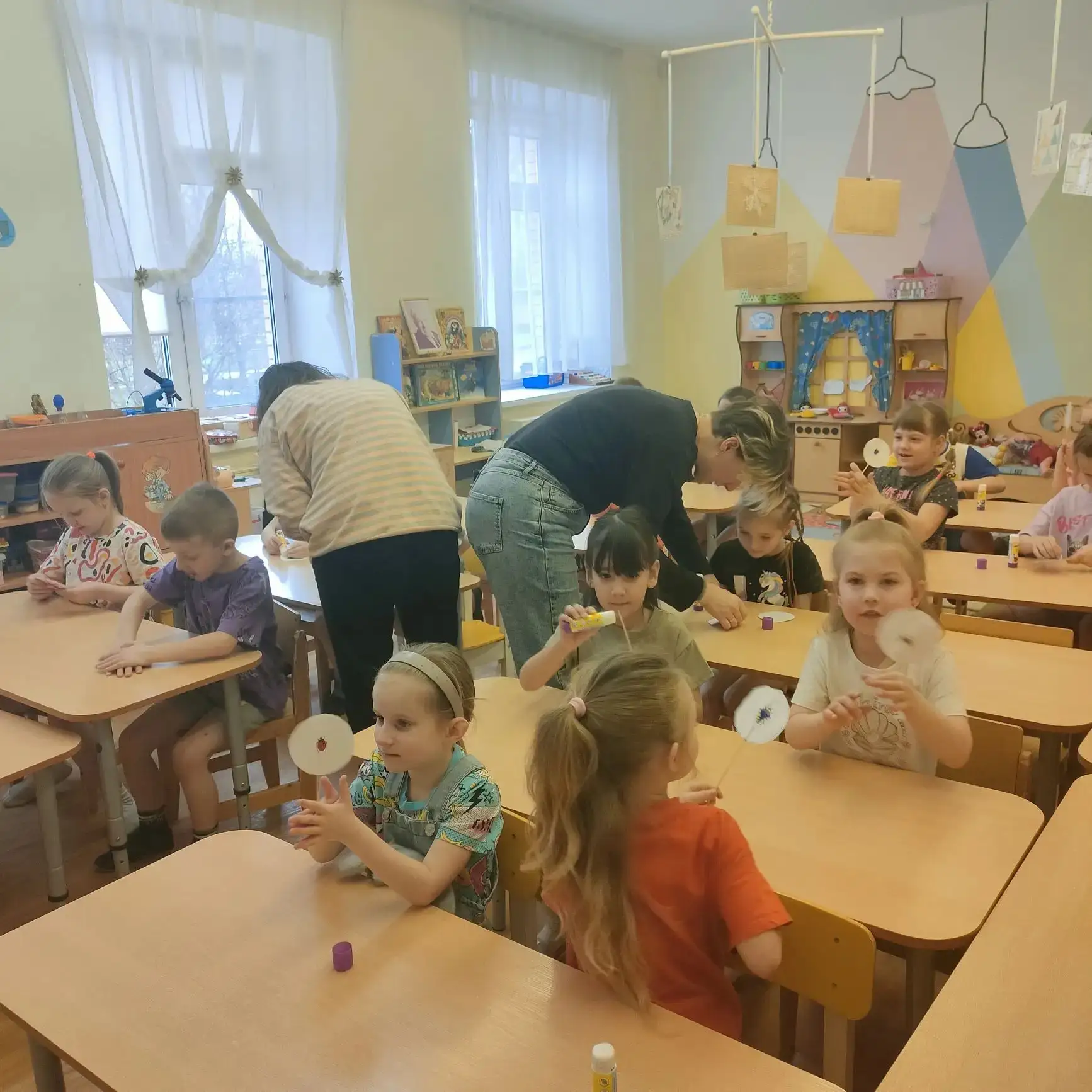 В рамках "ИНФО -КАНИКУЛ" для детей подготовительной группы проведен интересный мастер класс - игрушк