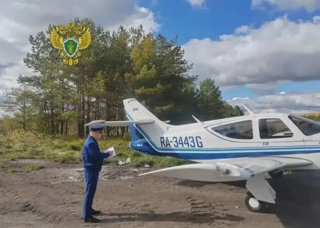 🛩 Самолёт приземлился на трассу возле Карсуна