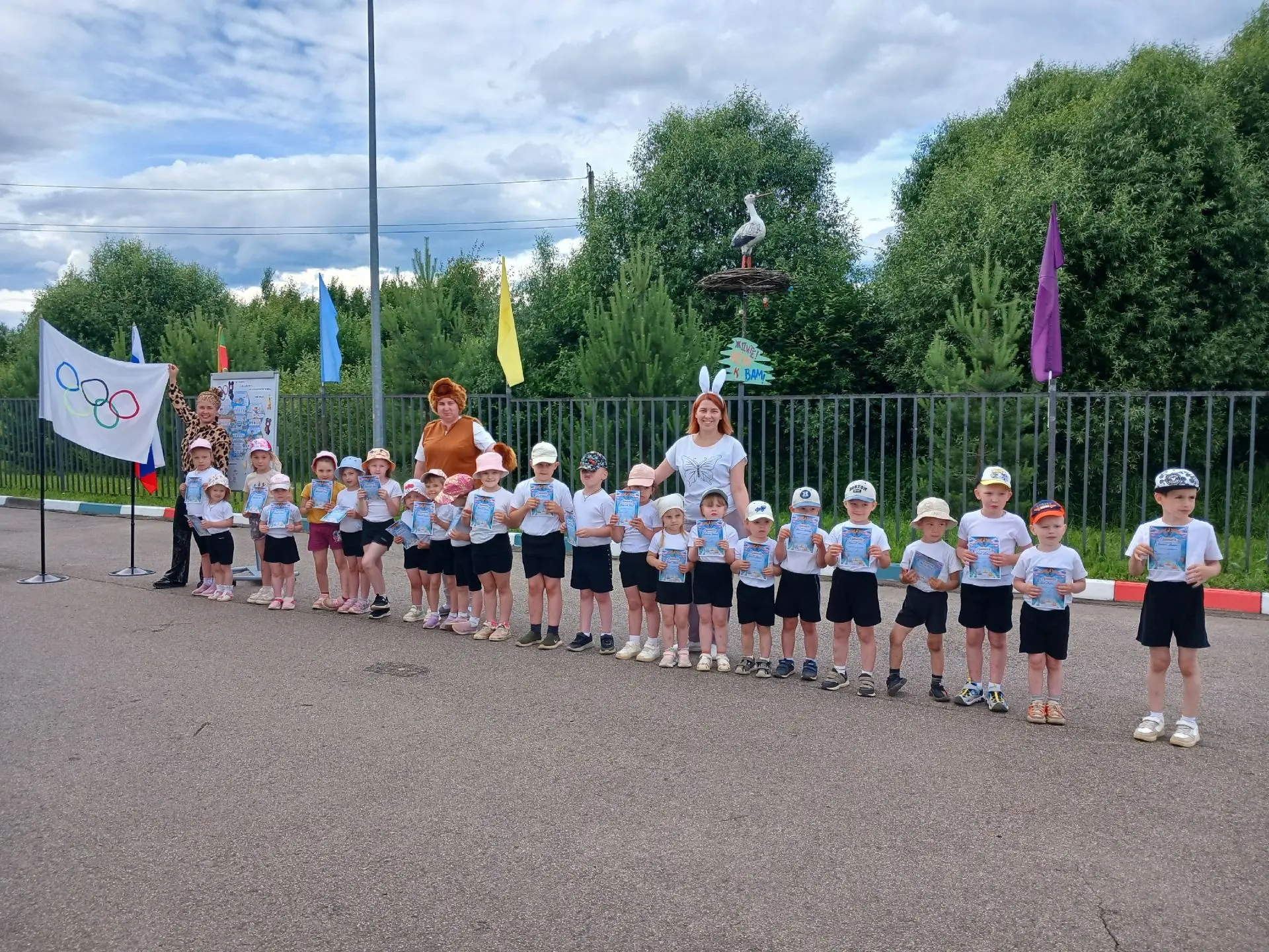 🏆 БЫСТРЕЕ! ВЫШЕ! СИЛЬНЕЕ! 🏆

В нашем детском саду «Ладушки» с размахом прошла Неделя здоровья, и з