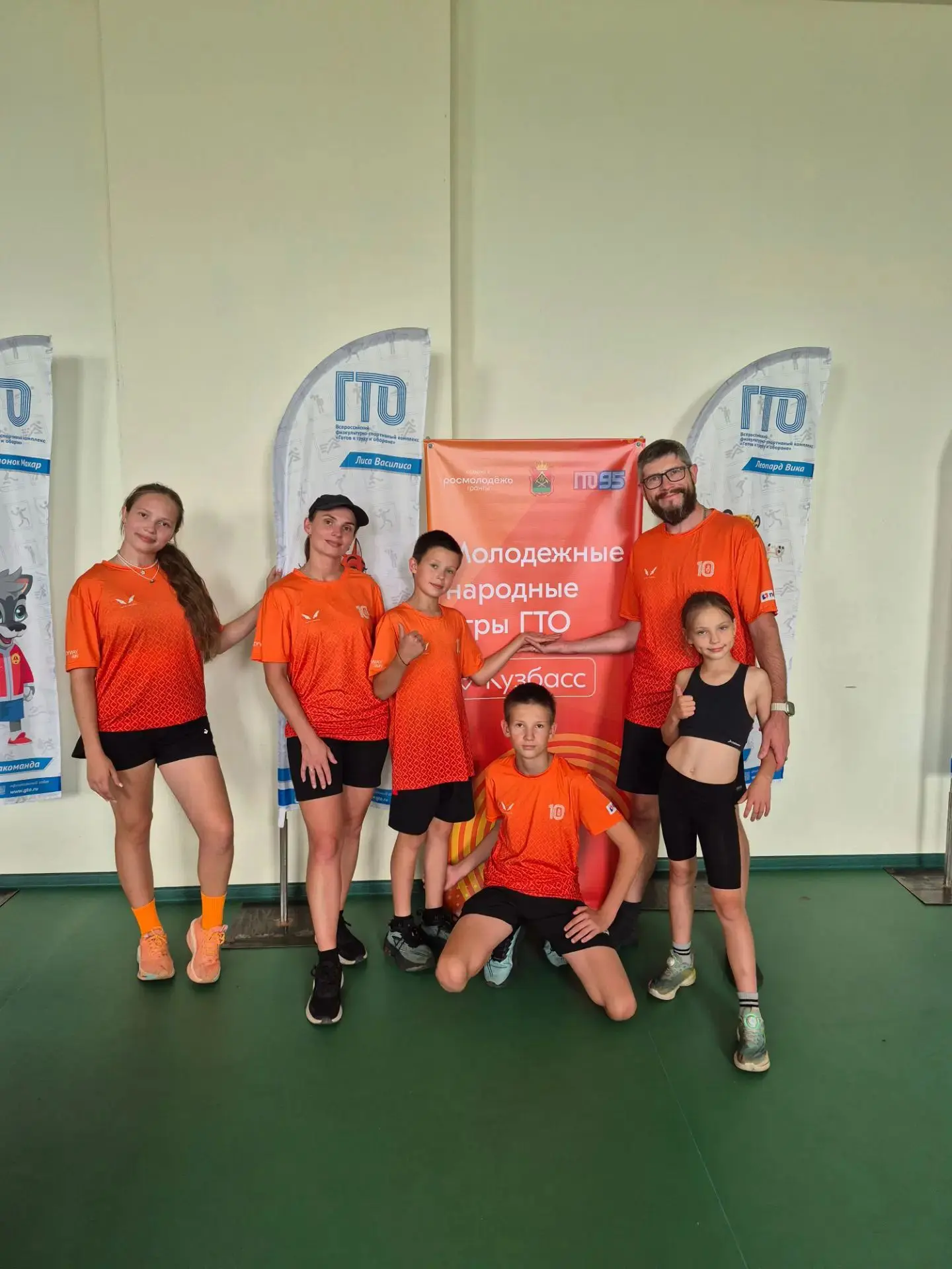 Спортивная и дружная семья Елизаровых выполнила нормативы комплекса ГТО!