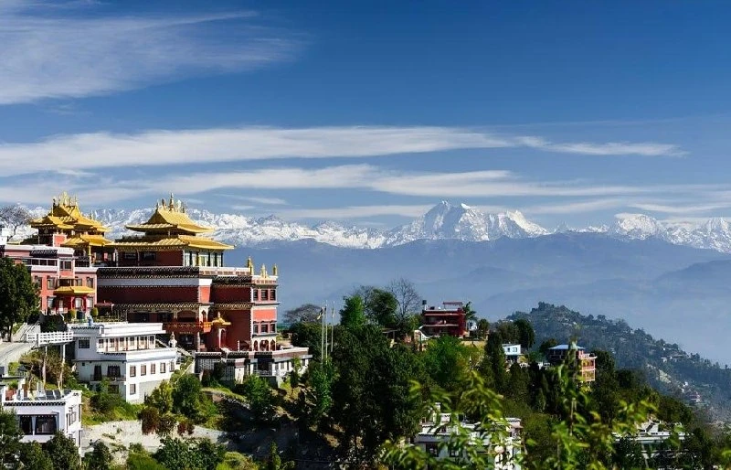 🇳🇵 Здесь уже 2083 год. И попасть сюда можно без машины времени