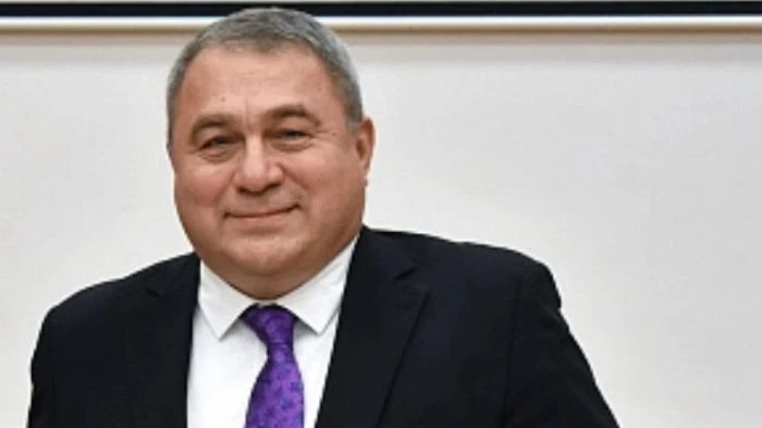 Экс-директор СПбНИИВС Виктор Трухин и гендиректор «Русбиофарма» Сергей Иссерс направлен...
