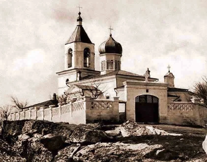 СВЯТО–ГЕОРГИЕВСКИЙ КАТЕРЛЕЗСКИЙ ЖЕНСКИЙ МОНАСТЫРЬ

Монастырь основан в 1857 году. Основатель: Архиеп