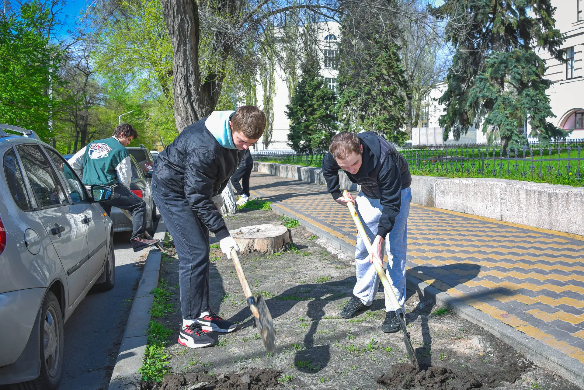💪Политехники снова в деле  — за чистоту и порядок!⠀ ⠀ 🌿Двадцать третьего апреля активные студенты ИФ