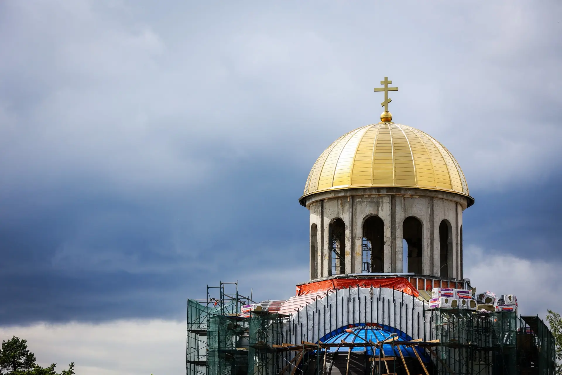 🙏🏻 У Пискарёвского мемориала появился новый символ памяти