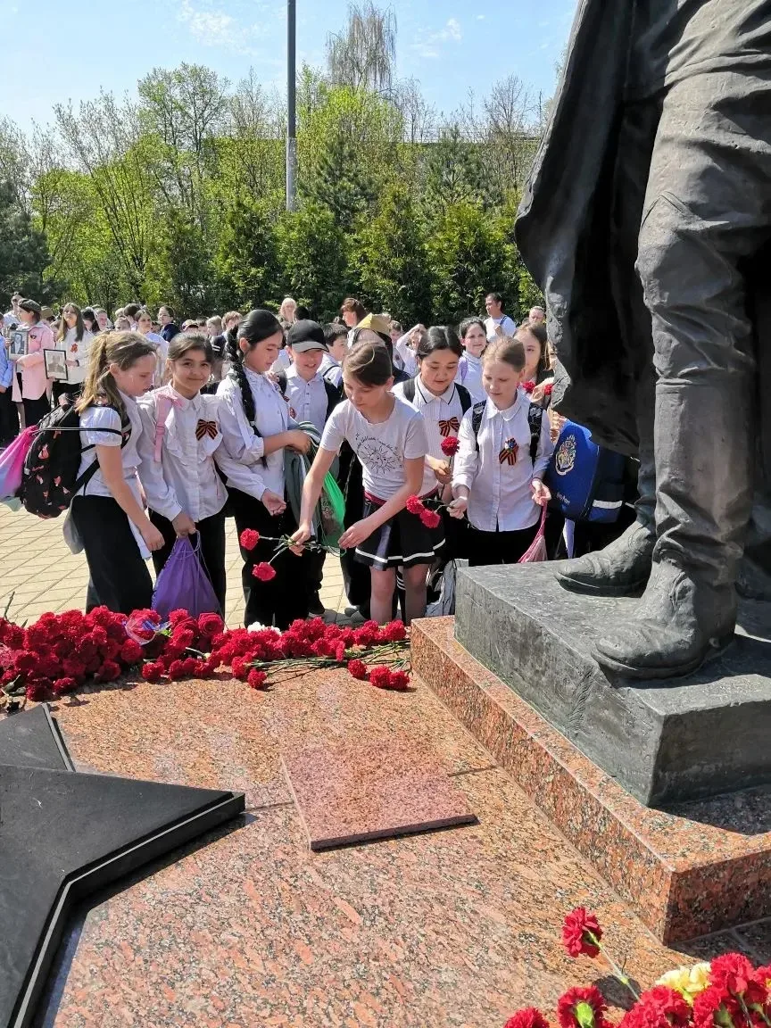 В рамках «Марафона Победы» патриотическая акция «Я помню!» Корпус 3, на улице Строителей д. 2