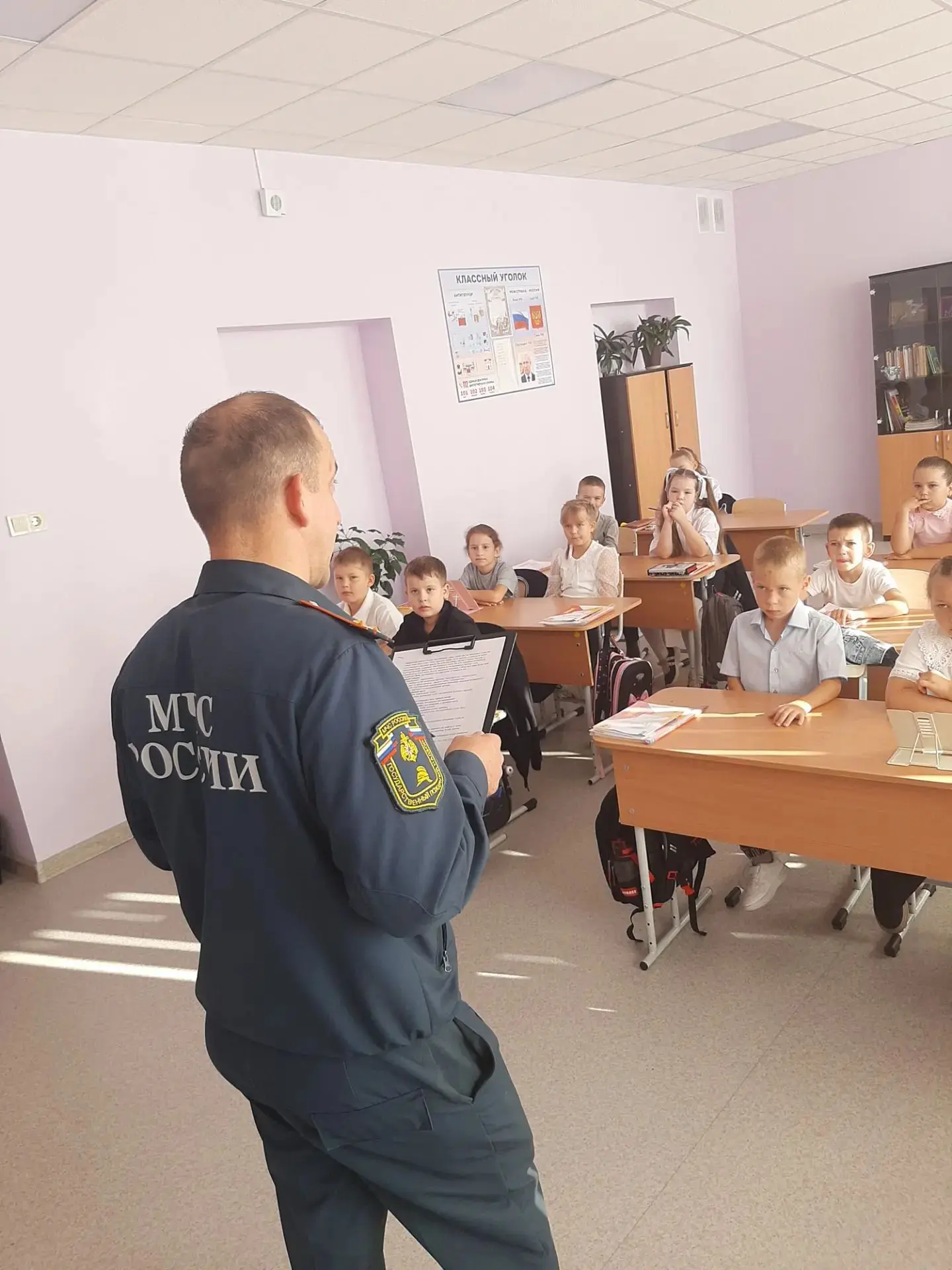 В сентябре в МБОУ "Еланская СШ №2" провели традиционные уроки по  пожарной безопасности...
