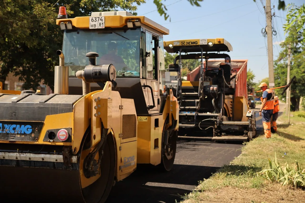 🚧 В Луганске ремонтируют улицу Красноармейскую