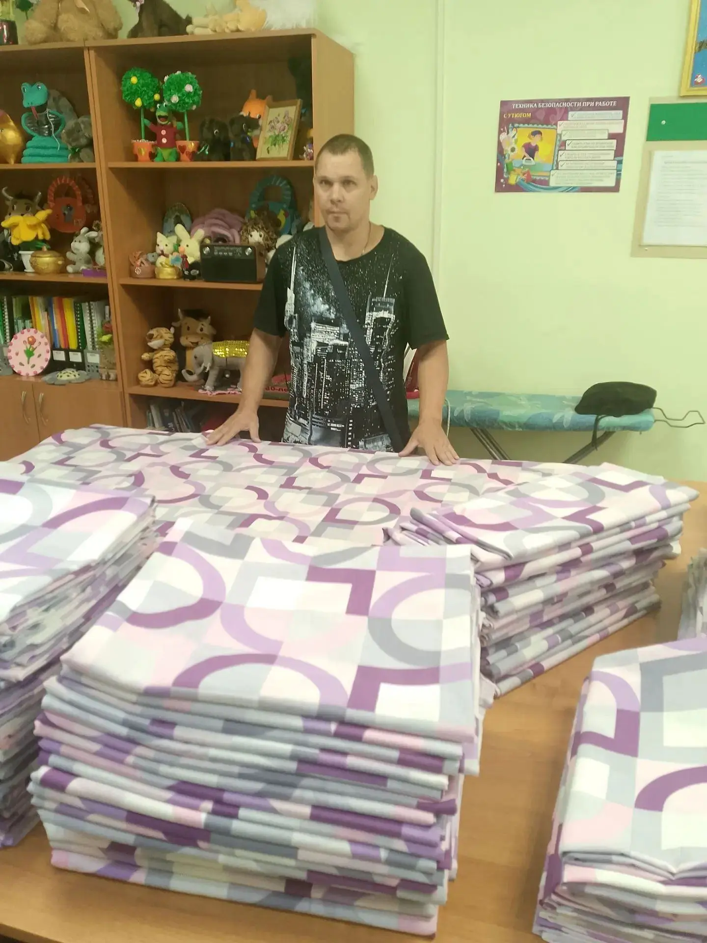 Допрофессиональная подготовка. Работа мастерской "Основы швейного дела" включает обучен...