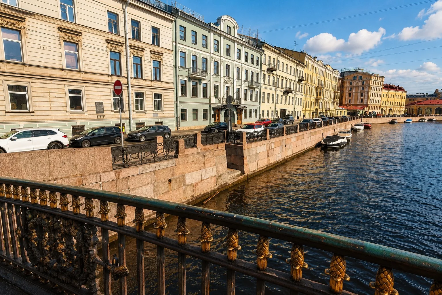 В городе появился новый сервис краткосрочной аренды причалов!
 
Петербургский «Мостотрест» открыл на