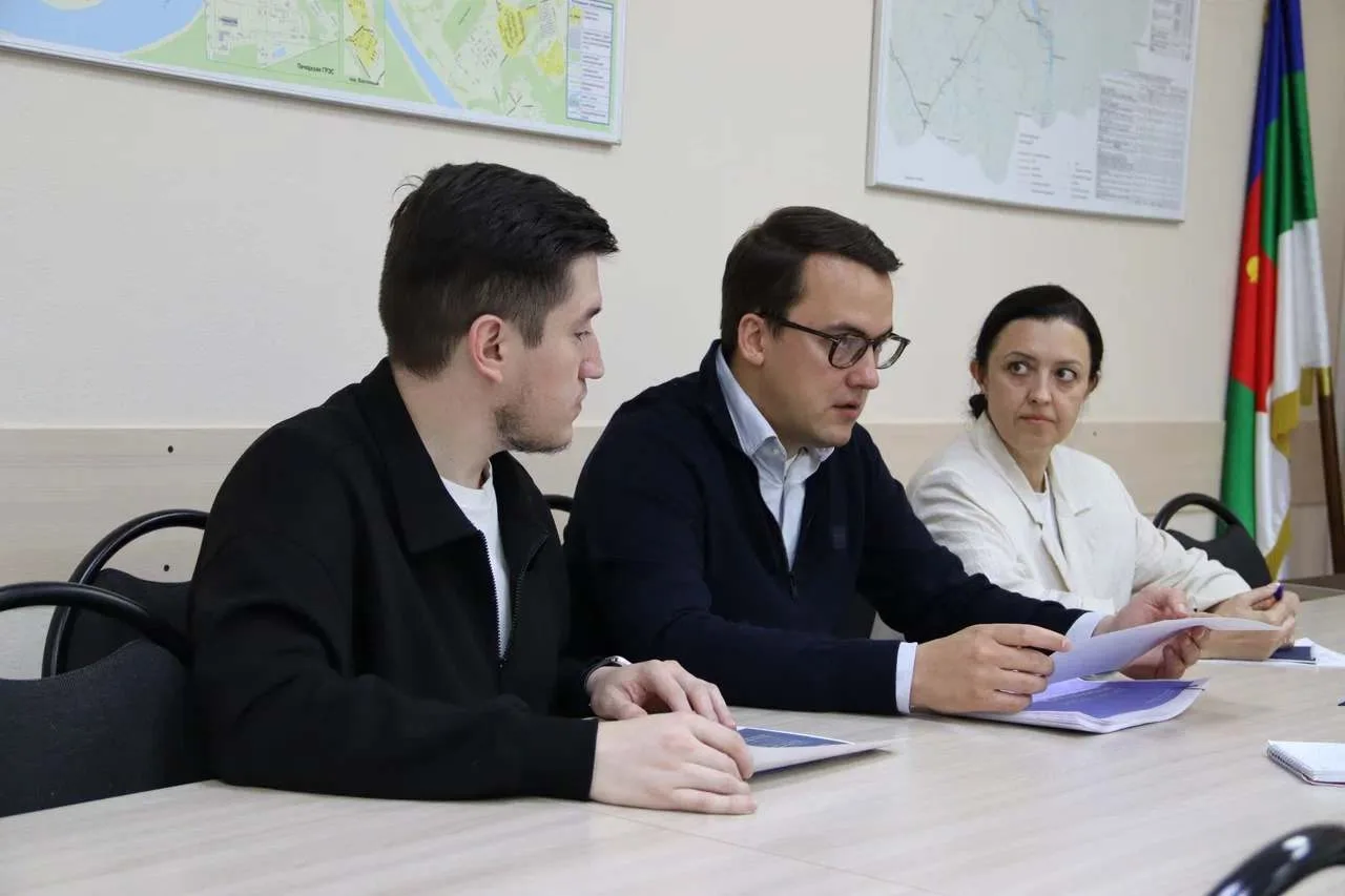 В Печоре проверили, как идёт строительство молодёжного центра 🏗