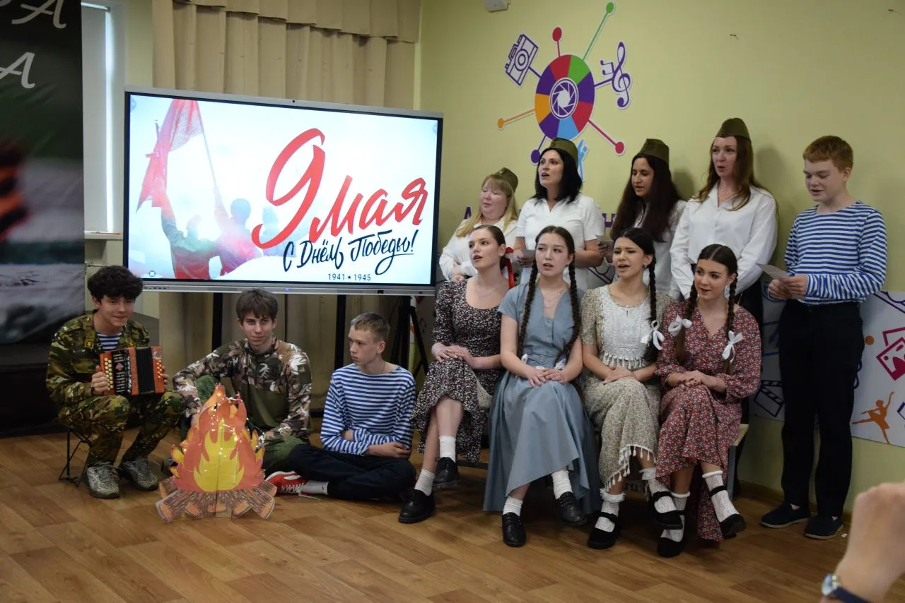 СТАРШЕКЛАССНИКИ ИНСЦЕНИРОВАЛИ ПРОИЗВЕДЕНИЯ О ВЕЛИКОЙ ОТЕЧЕСТВЕННОЙ ВОЙНЕ  В пятницу, 15 мая, в актов