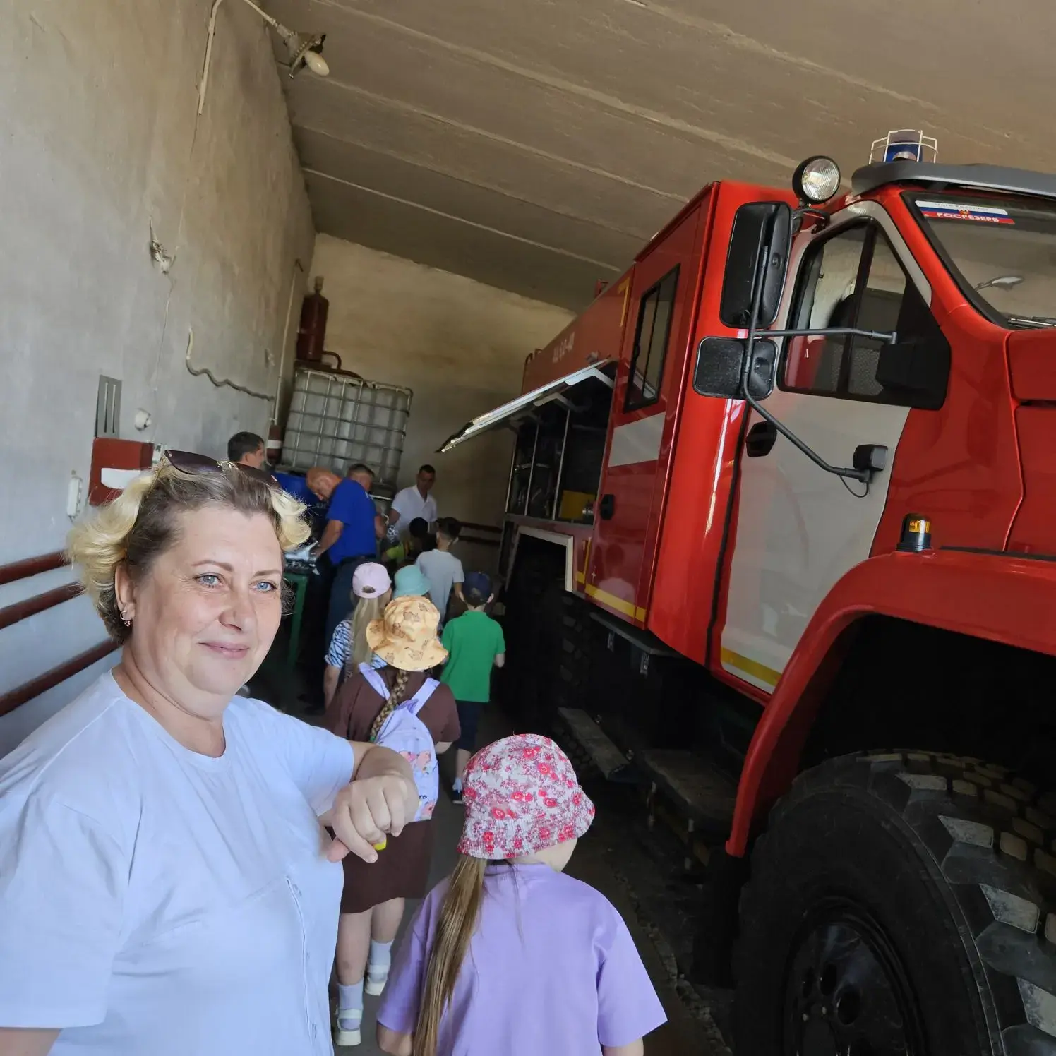 🚒🔥 9 июня отряд «Смайлики» отправился на экскурсию в пожарную часть № 40! 🧯👨‍🚒