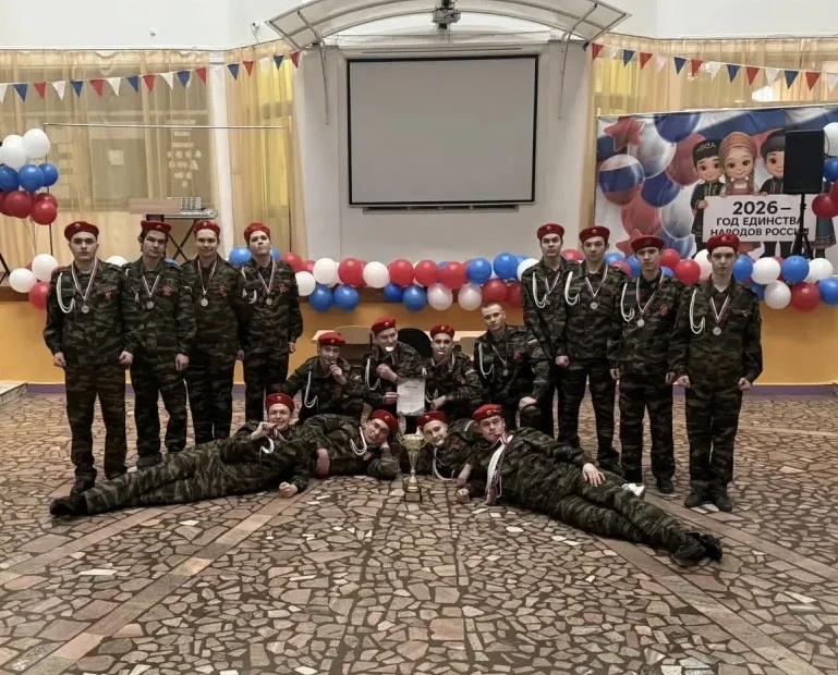 ⚡️Караул школы 63 занял 2 место на окружном этапе конкурса «На Знамя Победы равняем шаг».   👏Мы позд