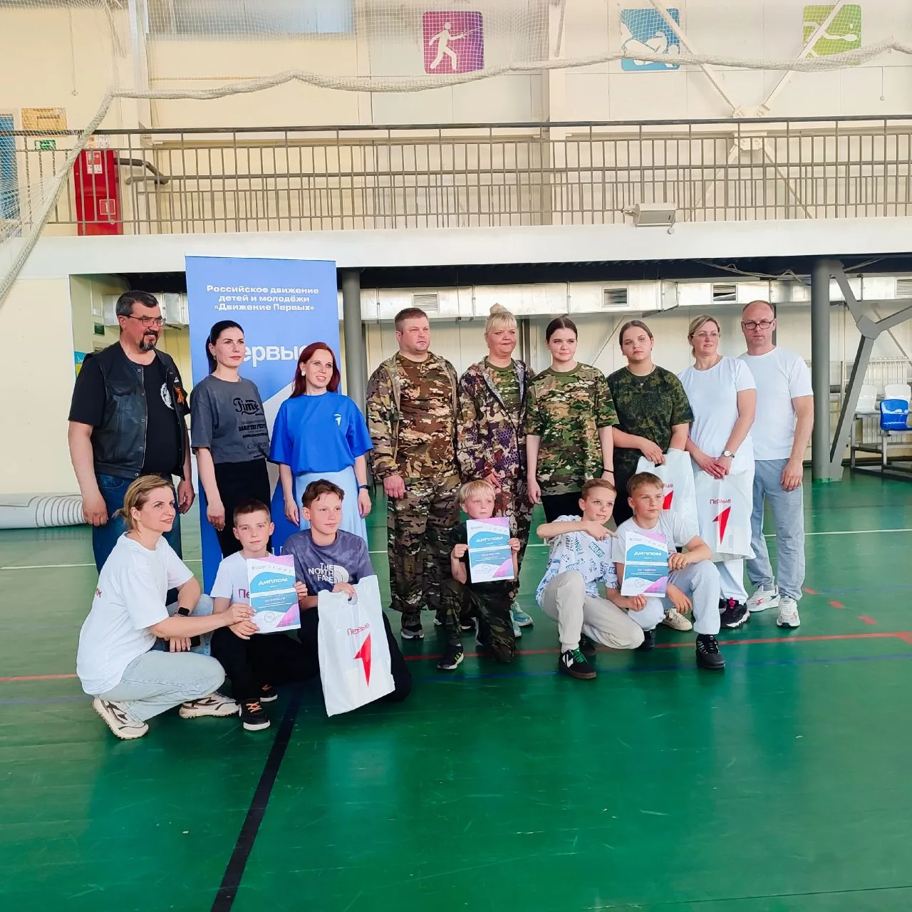 🏆15 мая в спортивном зале "Олимпийца" прошла Семейная зарница. Родители вместе с детьм...
