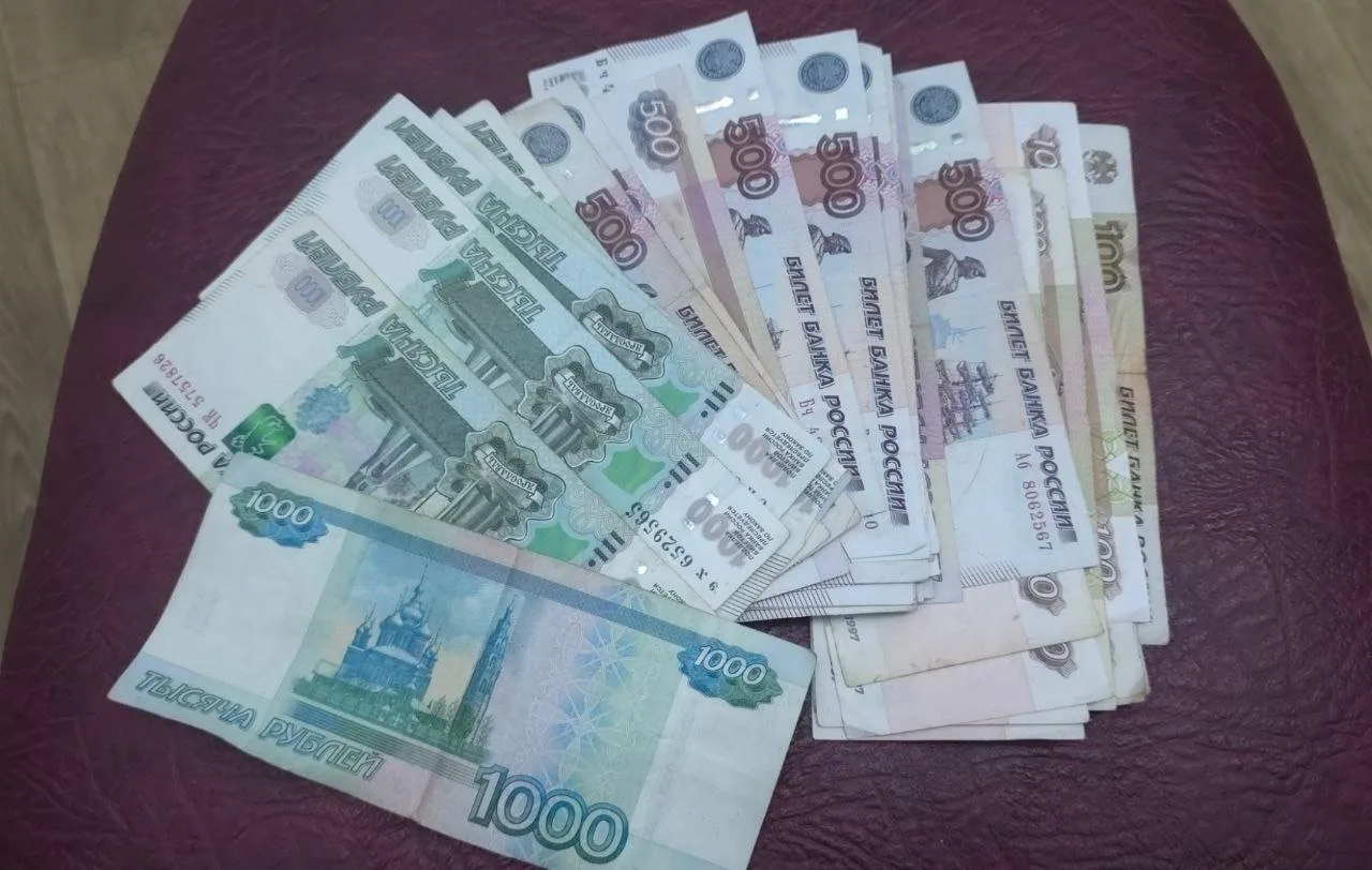 Подскажите это нормальная зарплата уборщицы в нашем городе, ВСЕГО 35 000 рублей⁉️