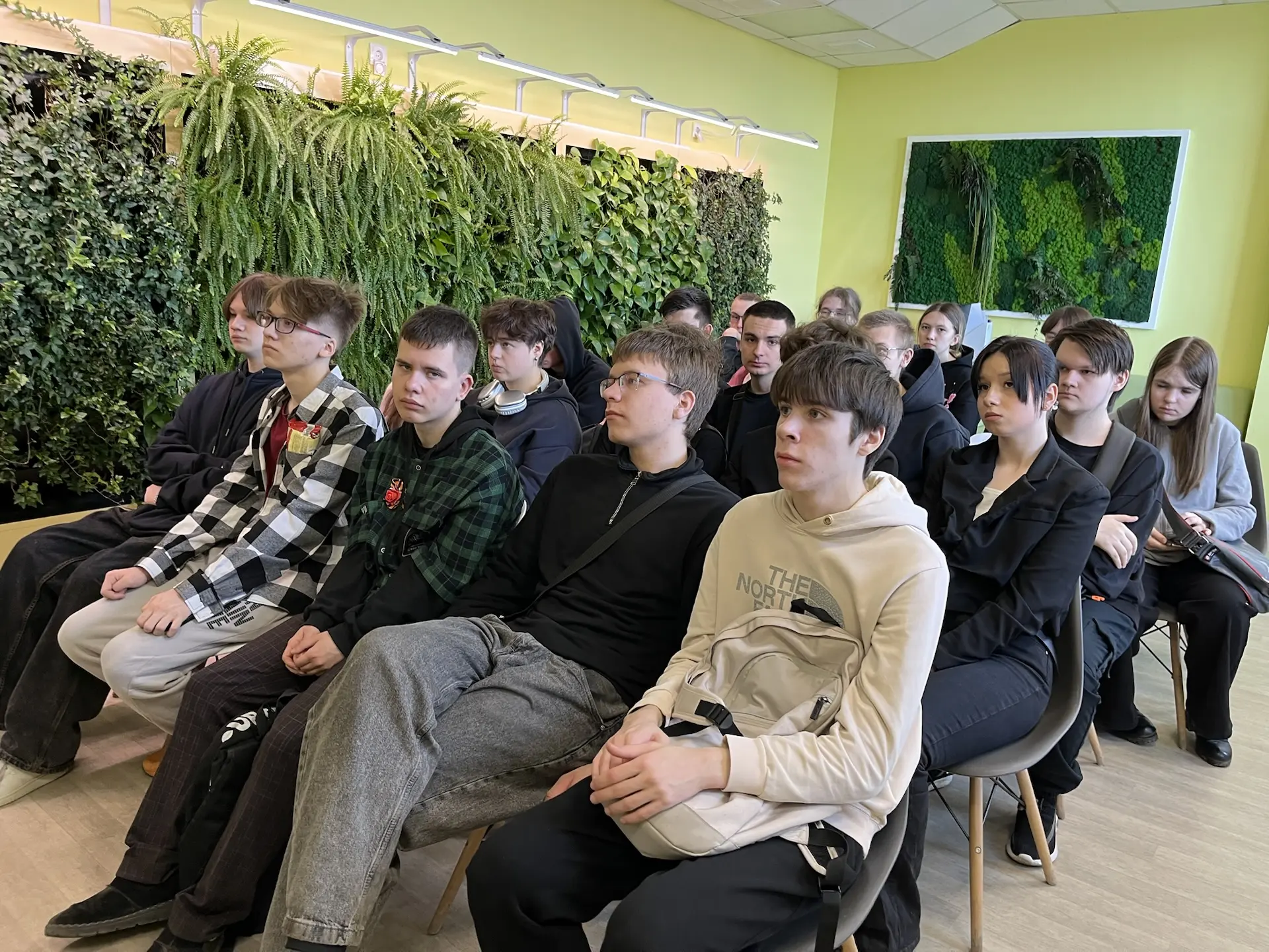 🎗 В преддверии Дня Победы в библиотеке состоялось мероприятие, посвящённое одному из с...