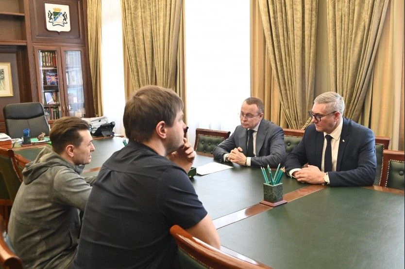 Первый замгубернатора Юрий Петухов провел рабочую встречу с народным артистом РФ Сергеем Безруковым 