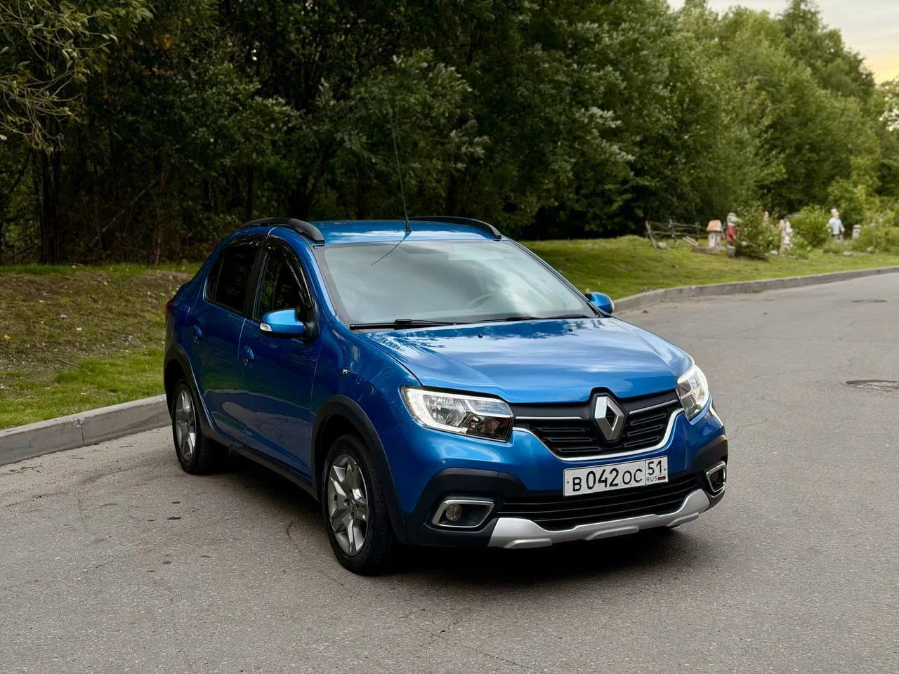 Renault Logan 
1.6 АКПП 2021 год 

✅На полном ходу
✅Мотор работает ровно
✅Автомат не пинает, переклю