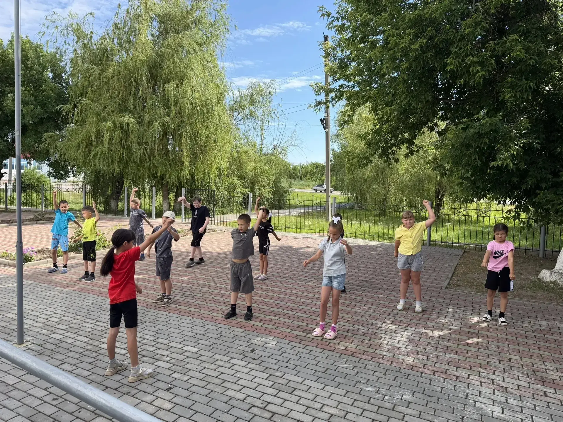 ☀️ Мир начинается с детства! ✨

Ещё один день в «Острове детства» пролетел незаметно, но оставил пос