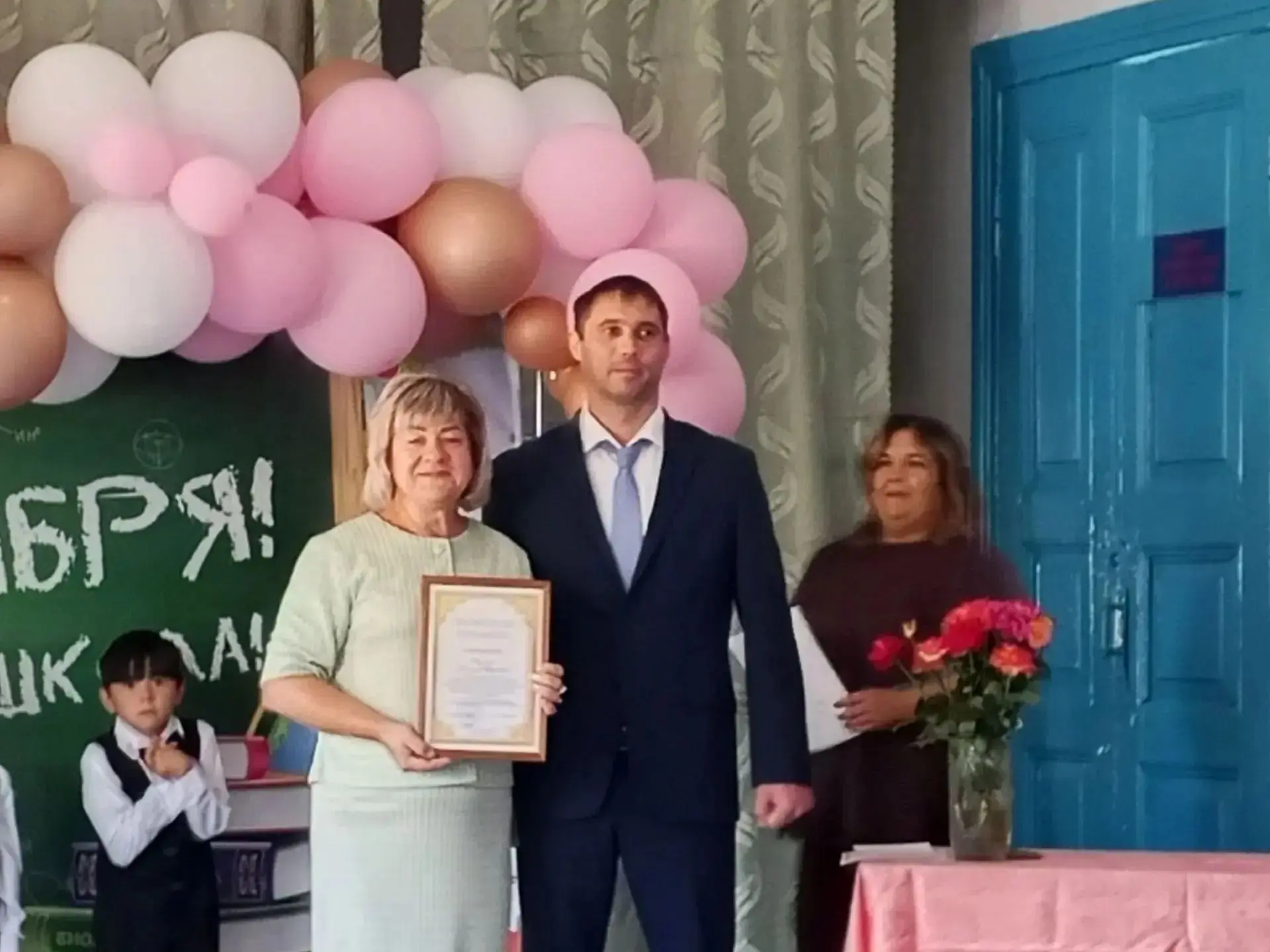 Побывал на торжественной линейке в школе села Яблоновка