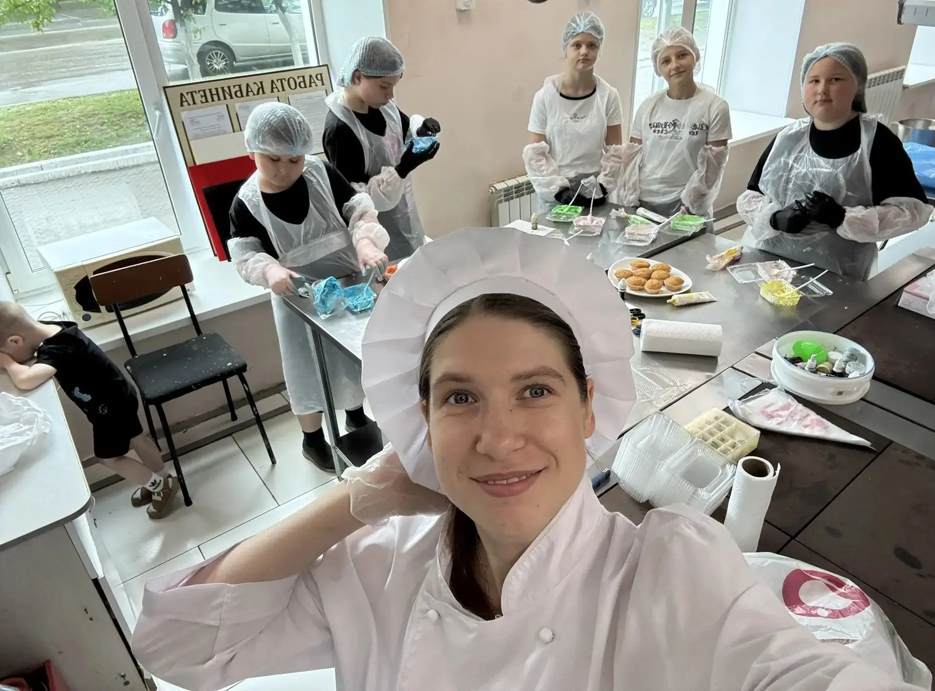 🥰В честь замечательного праздника – Дня семьи, любви и верности – наш колледж превратился в настоящ