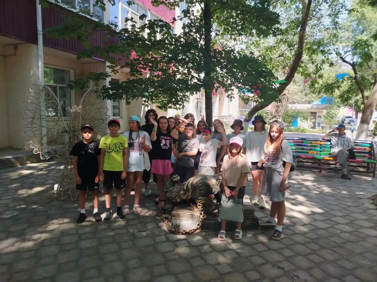 Теплый день в лагере Казачок 🌞

14 июля в нашем лагере Казачок было насыщено событиями и познавател