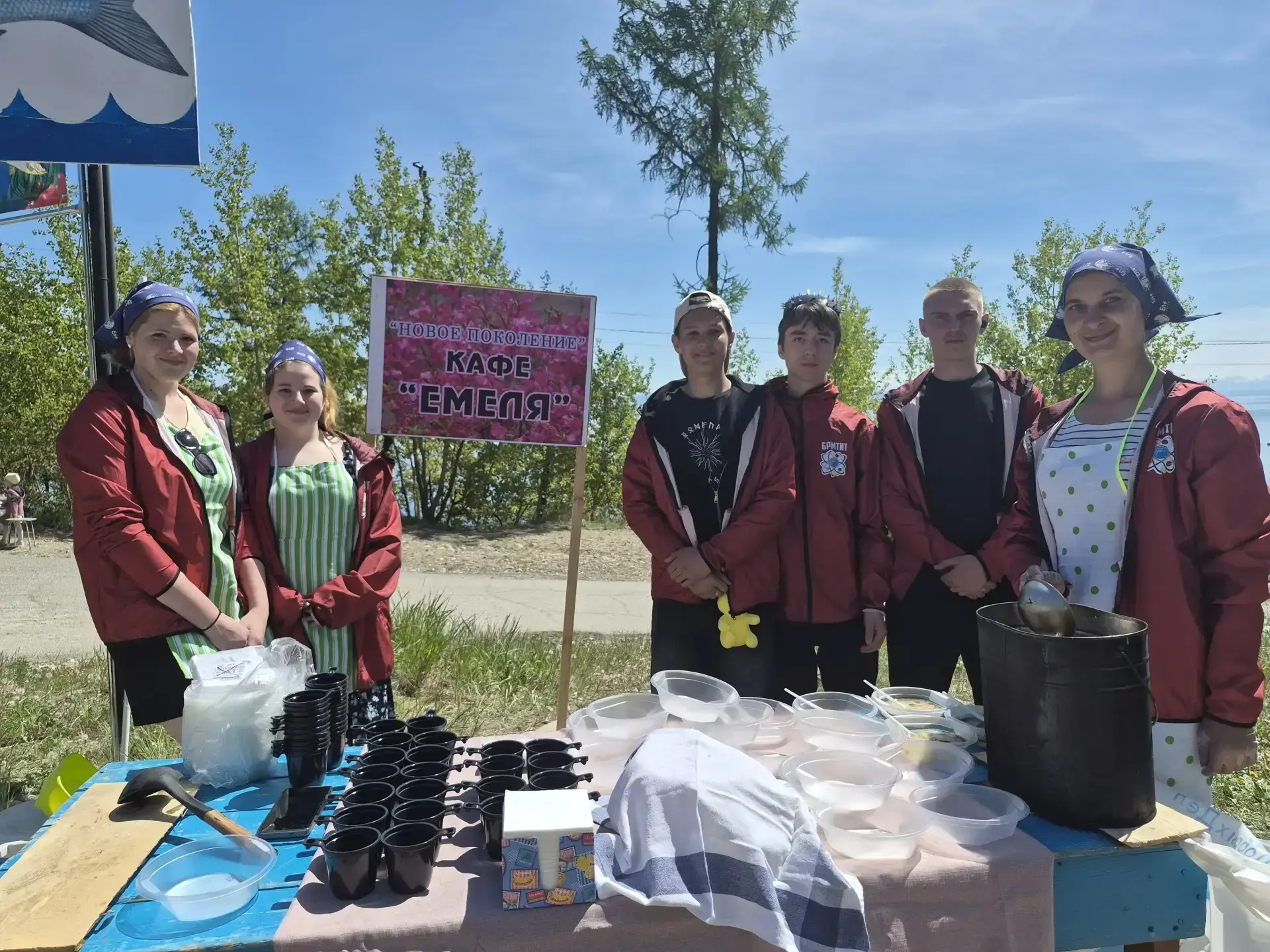 12 июня в парке «Северное сияние» прошёл традиционный фестиваль «Цветение багульника», в рамках кото