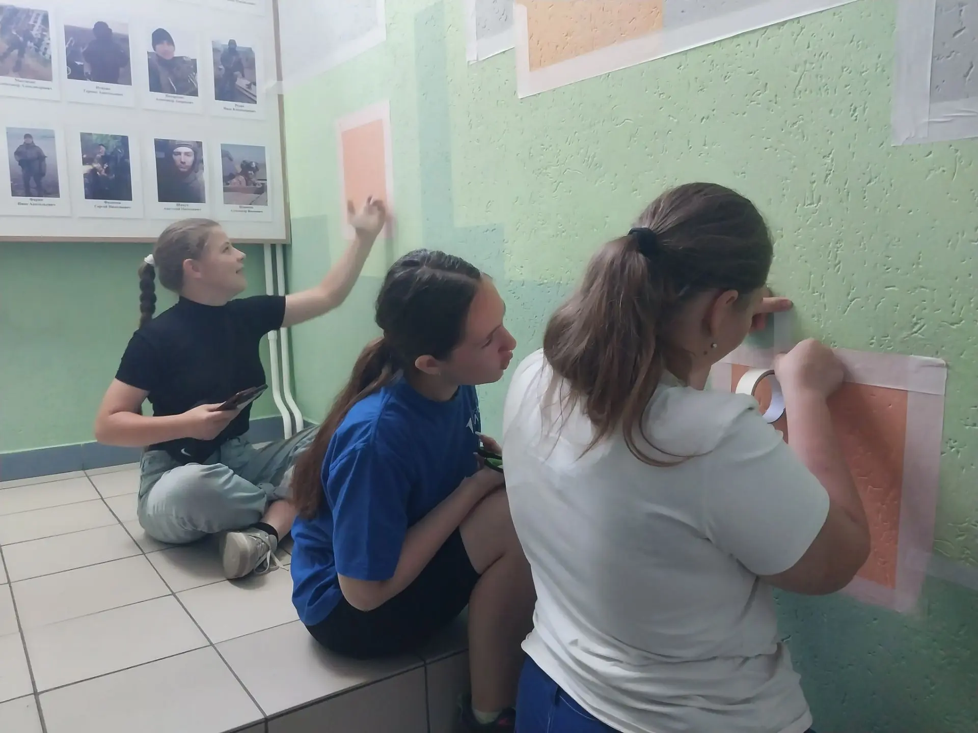 Пока одни школьники наслаждаются каникулами, другие уже начали свою 5 трудовую четверть!🫡

Например