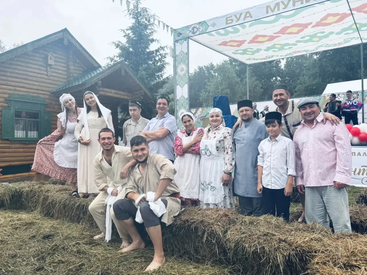 Буа дәүләт драма театры артистлары Казан Сабантуенда🤗