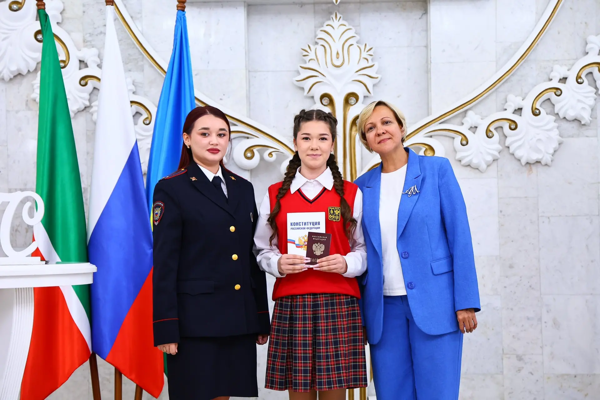 В Нижнекамске прошла торжественная церемония вручения паспортов юным гражданам 🇷🇺