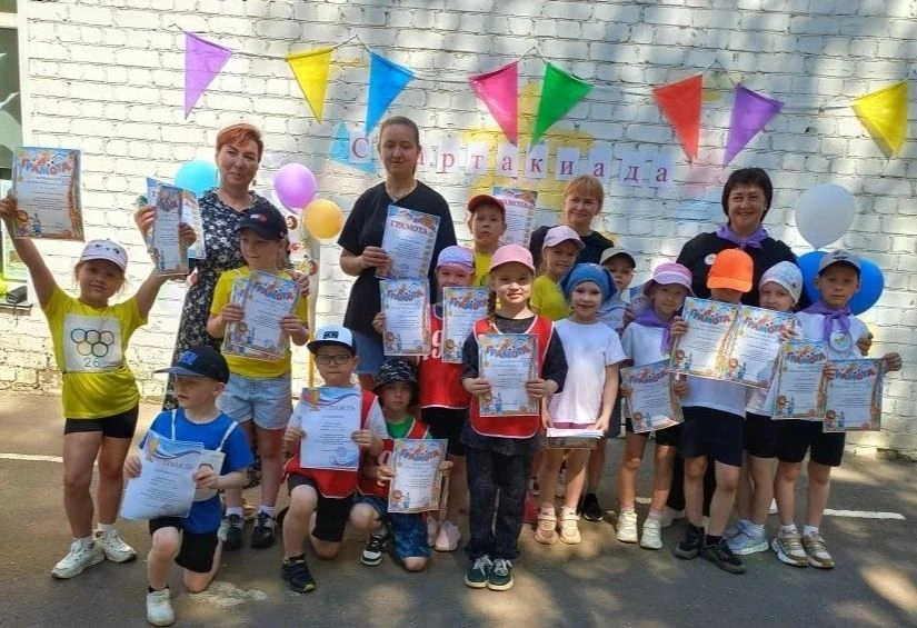 Сегодня в нашем детском саду ⭐⭐⭐ прошла весенняя спартакиада "Дружба начинается со спорта⛹🏋🤾" сред