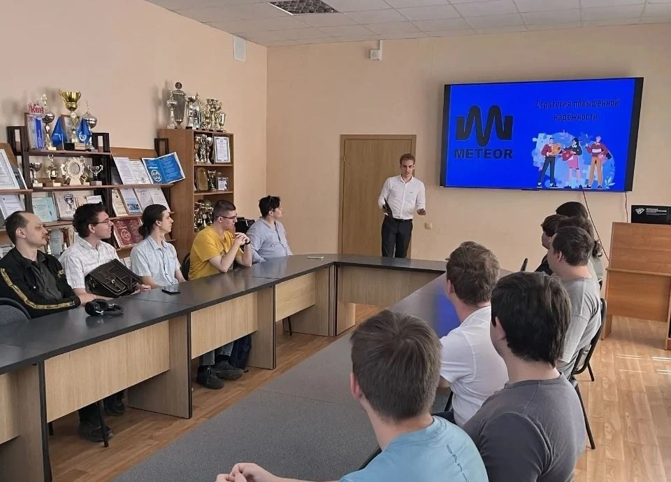 🚀 Студентов ВПИ пригласили на работу в структуру Ростеха!
9 июня прошла встреча студентов с предста